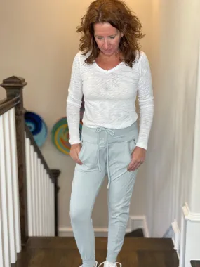 Suzy D Ultimate Joggers in Light Grey