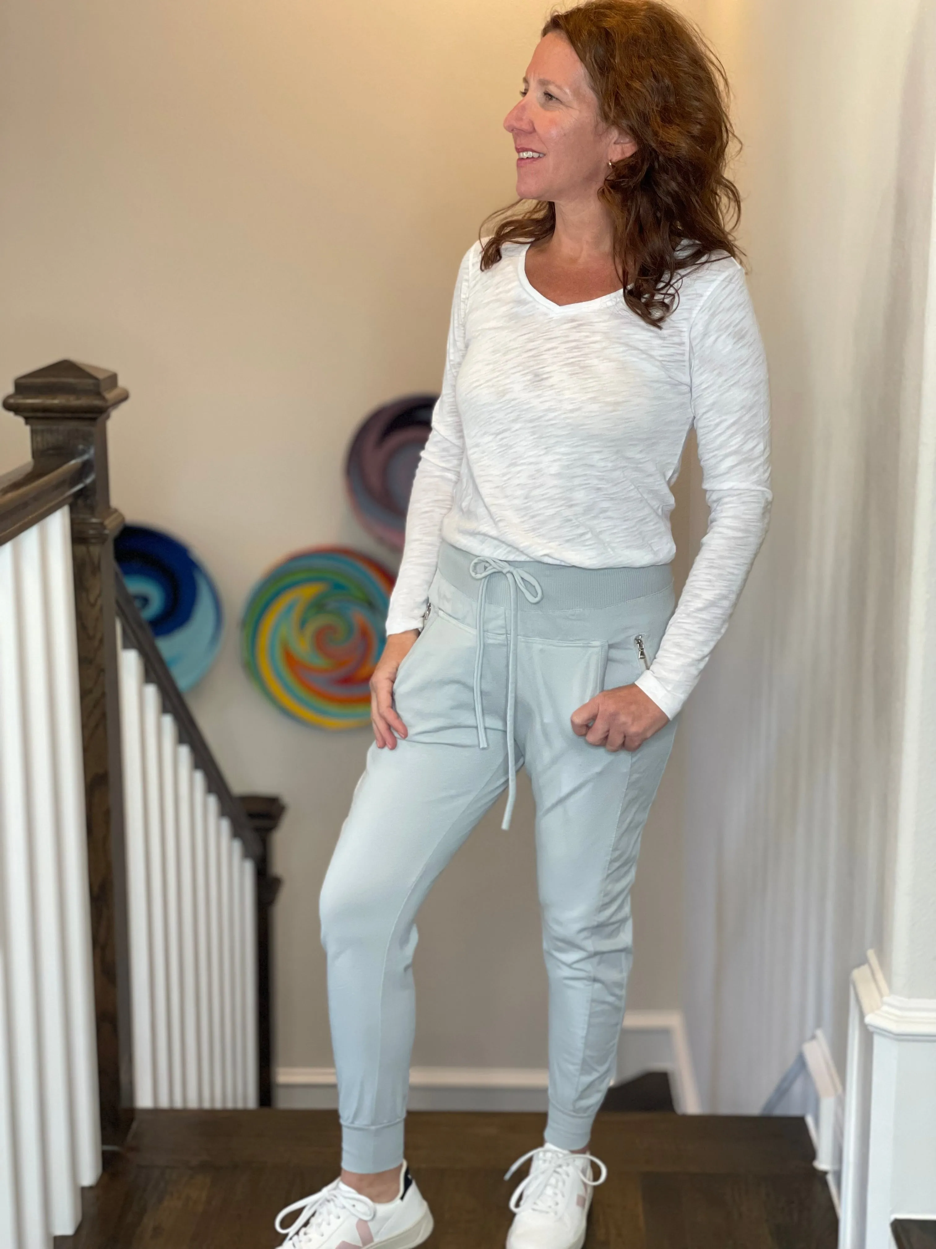 Suzy D Ultimate Joggers in Light Grey