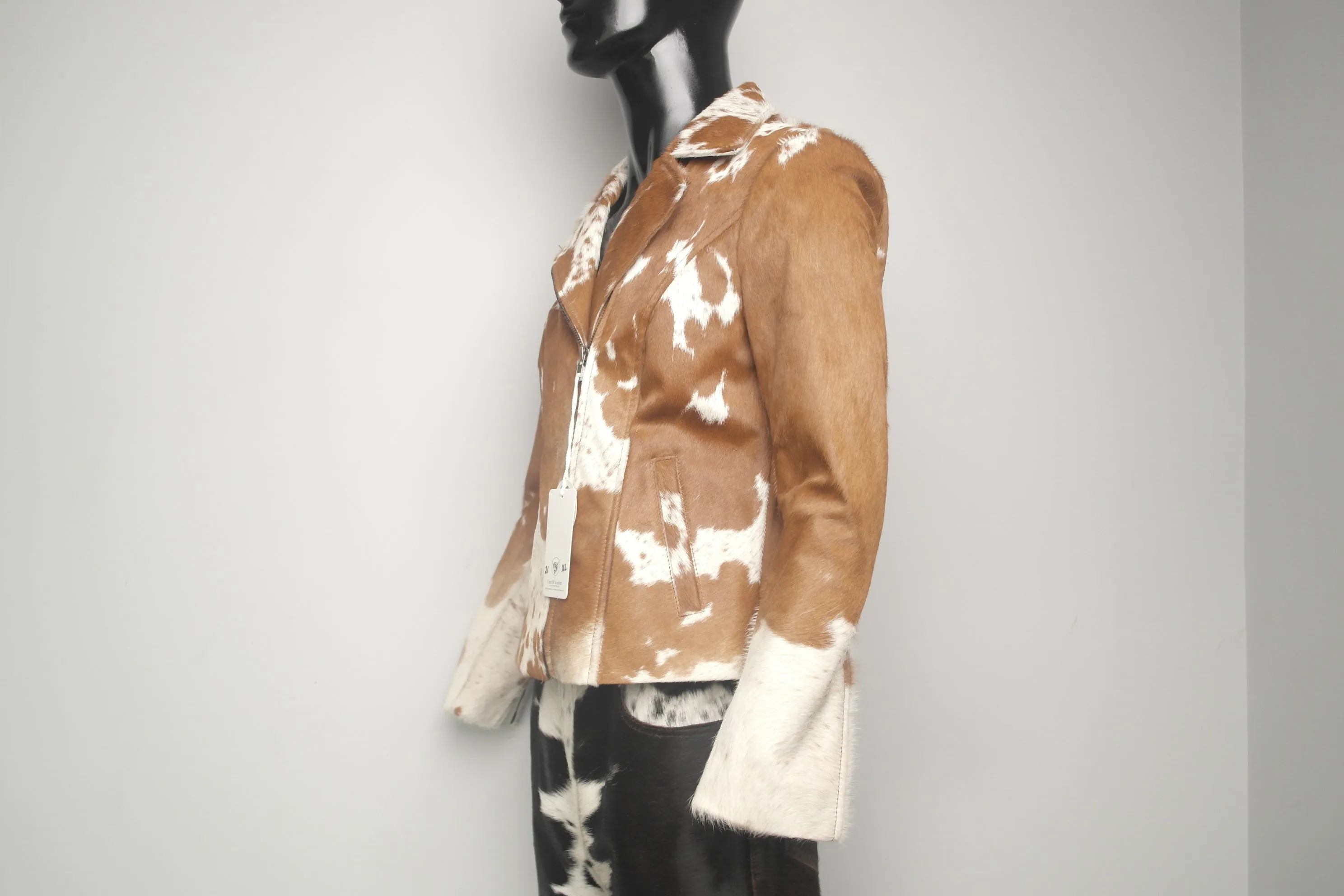 Women's Cowgirl Leather Jacket - Stylish Cowhide Design